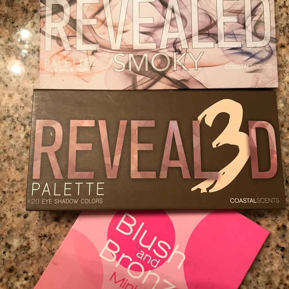 Coastal scents make up palette